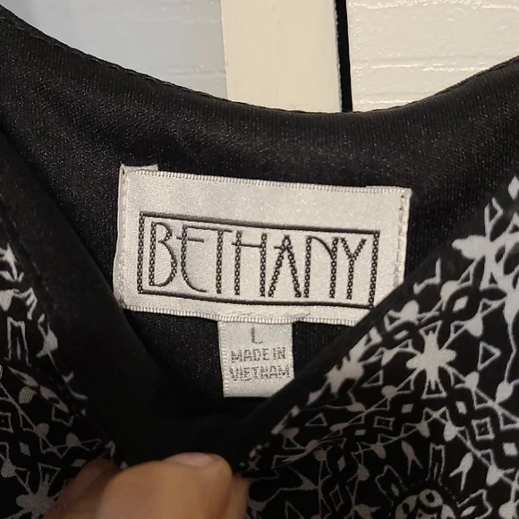 B51-Bethany:womens  large ruffled dress blk/white - Picture 2 of 3